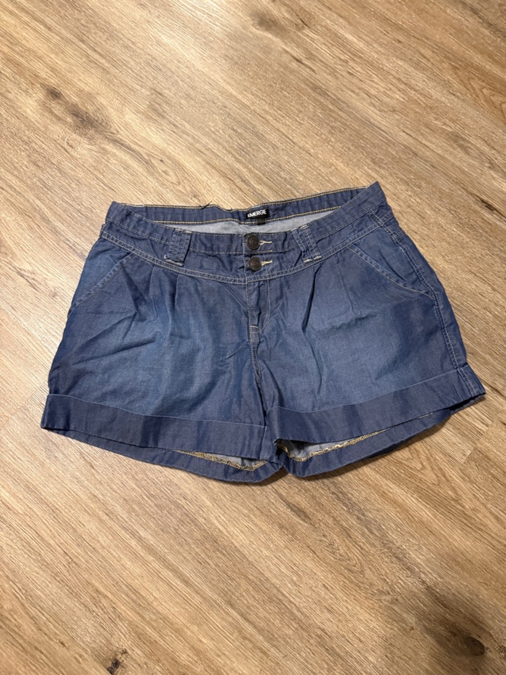 NWOT Blue Denim-Style Pleated with Yolk Detail Women's Low Rise Shorts